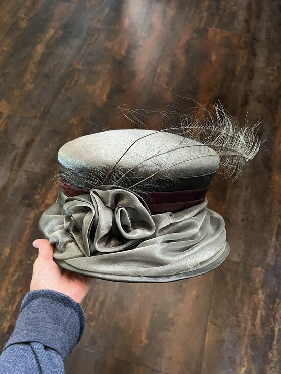 Vtg Evelyn Anne Grey Victorian Hat with Burgundy Sash, Grey Bow & Feathers Lined main image 4